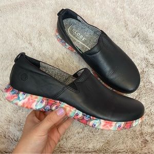 Klogs Leena Women’s Size 8 Nurse Work Slip-On
Clogs Slip Resistant Leather Shoes